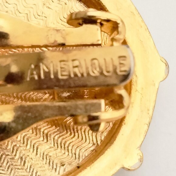 Amerique White Oval Clip On Earrings Vintage Intricate Embossed ARt Deco Design - Picture 4 of 4